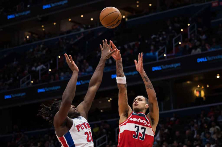 Washington Wizards mengalahkan tamunya Detroit Pistons 116-113 dalam laga NBA, Rabu, 2 Maret 2022 pagi WIB. Kyle Kuzma kembali menjadi pendulang angka terbanyak Wizards dengan 21 poin, sembilan rebound dan enam assist.  