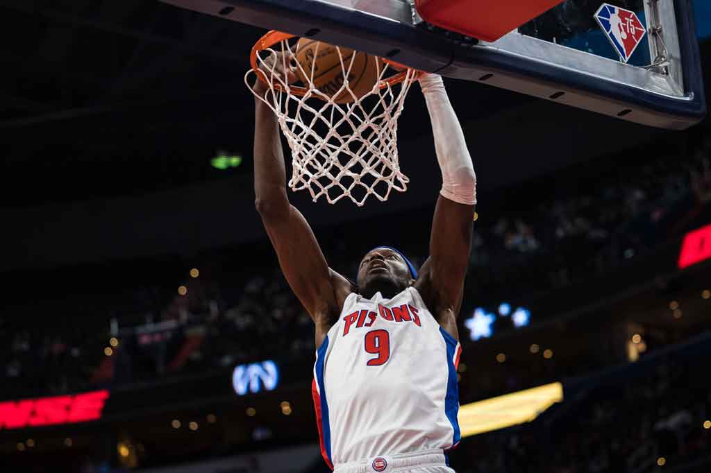 Jerami Grant memimpin Pistons dengan 26 poin, Cade Cunningham menambahkan 20 poin, Bey mencetak 19 poin dan Kelly Olynyk 10 poin. Dengan hasil tersebut Piston menelan 10 kekalahan dalam 13 gim terakhir.  