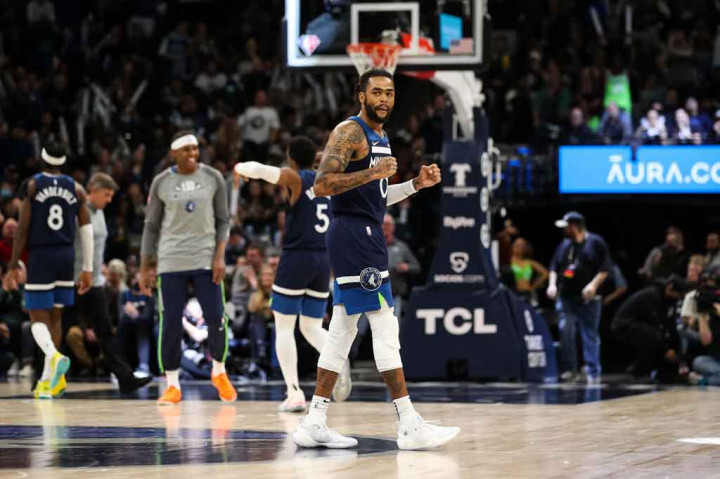 D'Angelo Russel turut menyumbangkan 22 poin, Mike Beasley menyusul dengan 20 poin.