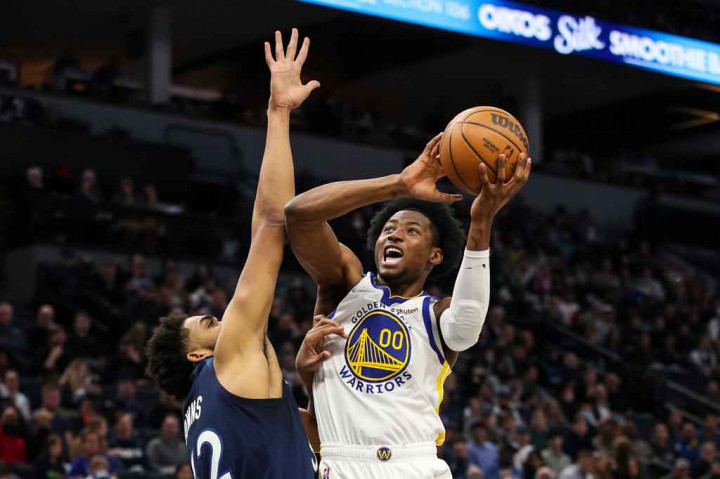 Jonathan Kuminga memperoleh 13 poin, sementara Andrew Wiggins dan Jordan Poole masing-masing menyumbangkan 12 poin, tapi Warriors gagal menghindari kekalahan dalam dua gim terakhir.