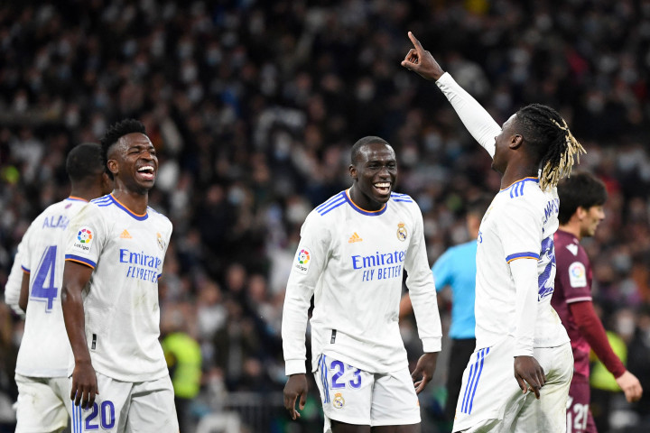 Madrid kemudian membalikkan keadaan lewat gol Eduardo Camavinga dan Luka Modric menjelang berakhirnya babak pertama.