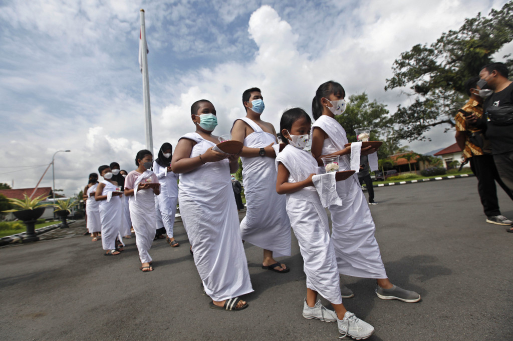 Ruwat Sukerta merupakan sebuah tradisi yang sejak dulu hingga sekarang masih dilestarikan untuk membersihkan energi negatif yang melingkupi masing-masing peserta.