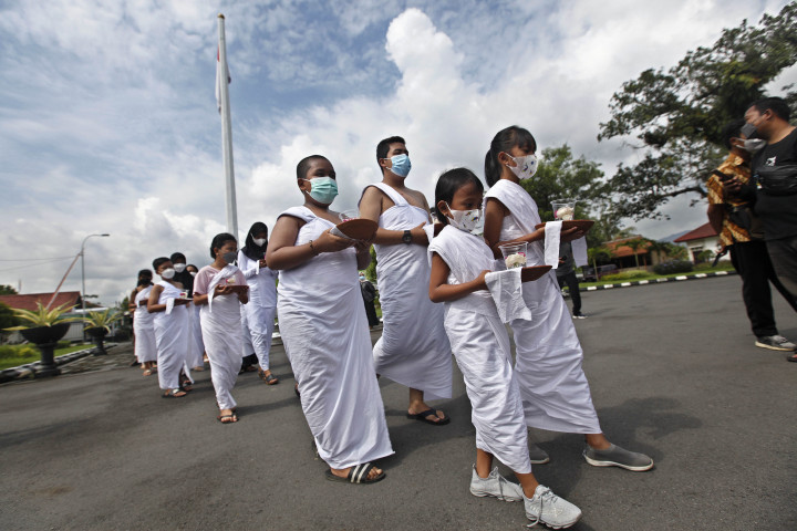 Ruwat Sukerta merupakan sebuah tradisi yang sejak dulu hingga sekarang masih dilestarikan untuk membersihkan energi negatif yang melingkupi masing-masing peserta.
