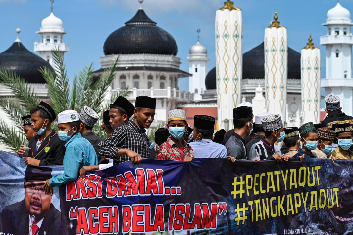 Puluhan masyarakat Aceh yang tergabung dalam Umat Islam Aceh Bersatu-Aceh Bela Islam (UIAB-ABI) menggelar aksi bela muslim India di Banda Aceh, Senin, 7 Maret 2022, serta meminta Indonesia tidak diam atas konflik agama yang terjadi di India.