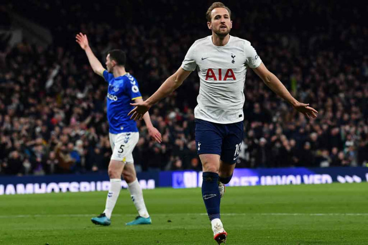 Tottenham menutup babak pertama dengan keunggulan tiga gol. Kali ini, Harry Kane yang membobol gawang The Toffees lewat tendangannya di depan gawang setelah mendapatkan umpan Matt Doherty pada menit 37.