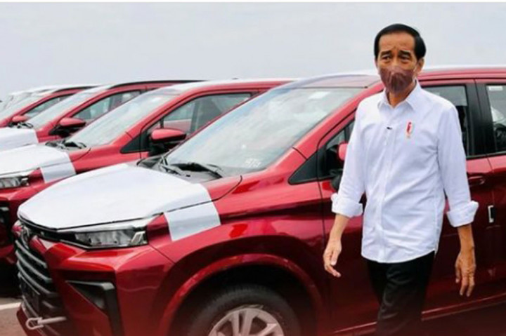 Pesiden Joko Widodo meninjau pelepasan ekspor kendaraan di kawasan Pelabuhan Patimban, Kabupaten Subang, pada Selasa, 8 Maret 2022. Dalam keterangannya, Presiden mengaku senang dengan kehadiran Pelabuhan Patimban dalam meningkatkan ekspor kendaraan ke berbagai negara.
