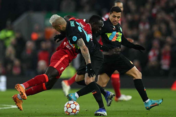 Liverpool mendominasi penguasaan bola, tetapi kesulitan untuk membuka pertahanan Inter. Di sisi lain Nerrazurri tampak cukup merepotkan The Reds saat menyerang.