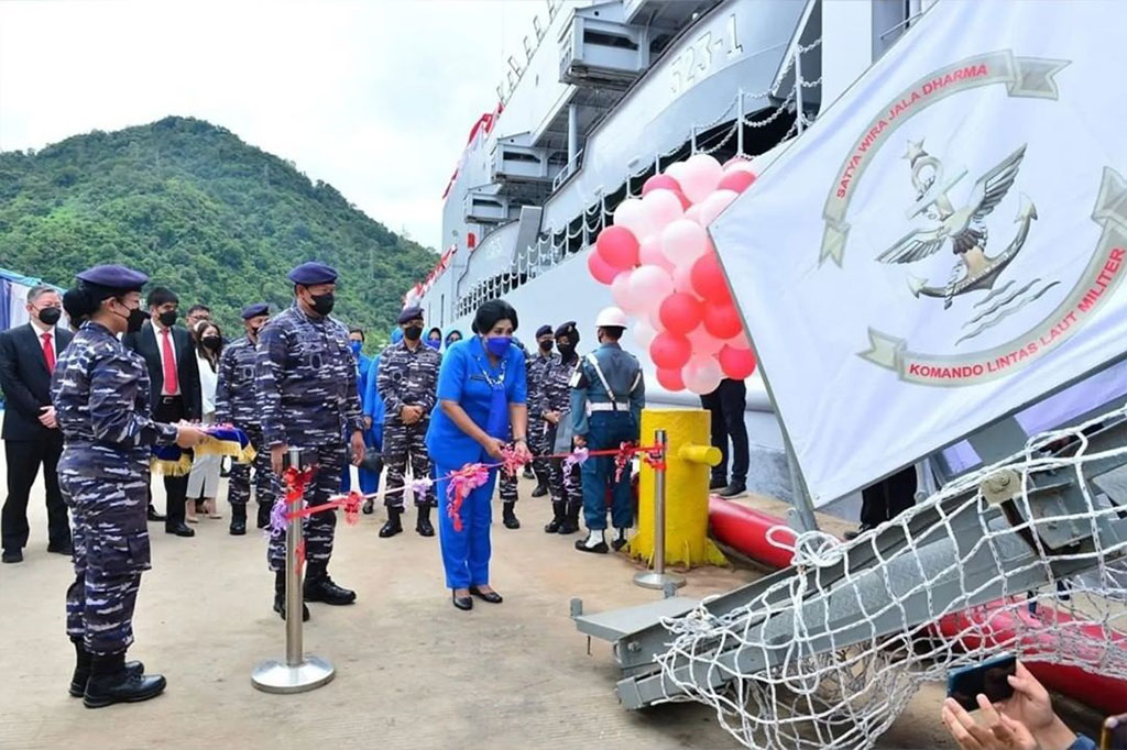 Kepala Staf Angkatan Laut (KSAL) Laksamana Yudo Margono, meresmikan Kapal Perang Republik Indonesia (KRI) Jenis Angkut Tank (AT) 6 KRI Teluk Palu – 523 di Galangan kapal PT. Daya Radar Utama (DRU) Lampung, Rabu, 9 Maret 2022.