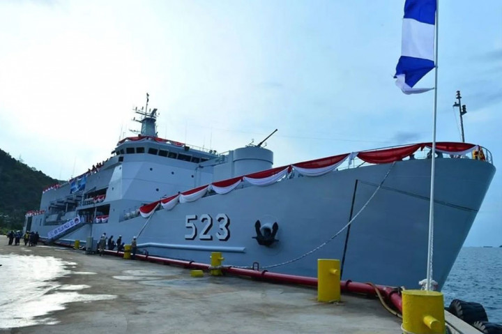 Dia menyebutkan bahwa kapal ini memiliki panjang 120 meter, sedangkan yang sebelumnya tidak sampai 100 meter, kemudian mampu mengangkut 10 tank Leopard, satu unit panser 2 AVBL, satu unit transporter, dan dua helikopter.