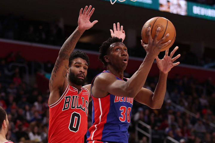 Saddiq Bey, Jerami Grant dan Kelly Olynyk masing-masing membantu dengan 12 poin, sementara Marvin Bagley III, Saben Lee dan Hamidou Diallo memperoleh 10 poin bagi Pistons yang harus merelakan tren tiga kemenangan beruntun mereka berakhir.