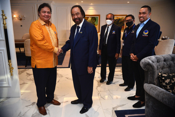 Airlangga menemui Surya Paloh untuk bersilaturahmi politik.
