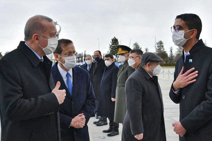 Perjalanan Herzog ke Turki yang mencakup pembicaraan dengan Erdogan adalah yang pertama dilakukan oleh presiden Israel sejak 2007, ketika mendiang Shimon Peres berpidato di depan parlemen Turki.