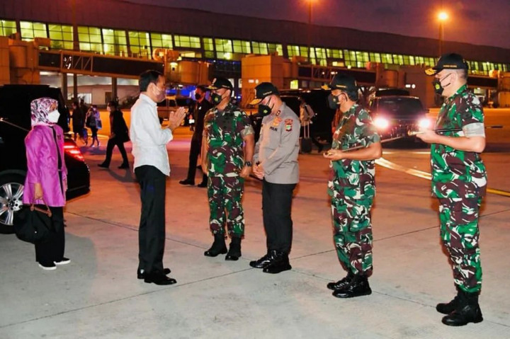 Presiden Joko Widodo didampingi Ibu Negara Iriana Joko Widodo bertolak menuju Daerah Istimewa Yogyakarta, pada Kamis, 10 Maret 2022, dalam rangka kunjungan kerja.