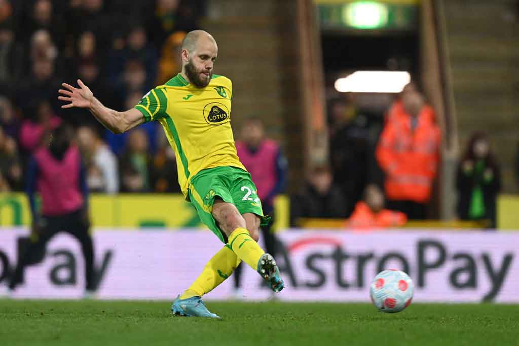 Norwich memperoleh hadiah penalti setelah Chalobah melakukan handsball di kotak terlarang pada menit ke-67. Teemu Pukki mengeksekusi tendangan penalti dengan baik untuk mengubah skor menjadi 1-2.