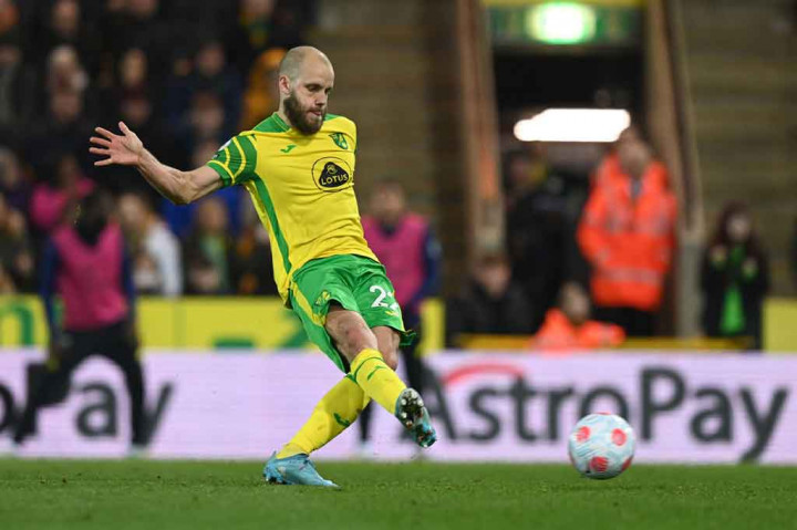 Norwich memperoleh hadiah penalti setelah Chalobah melakukan handsball di kotak terlarang pada menit ke-67. Teemu Pukki mengeksekusi tendangan penalti dengan baik untuk mengubah skor menjadi 1-2.