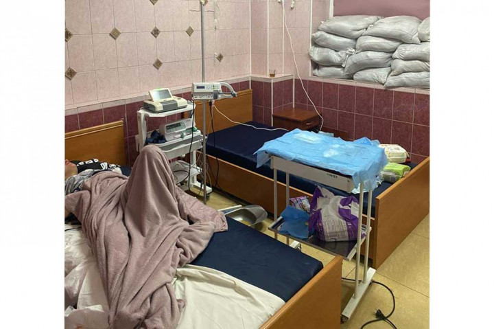 Sejak sirene serangan udara Rusia mulai meraung dan ledakan pertama menghantam pinggiran ibu kota Ukraina pada 24 Februari, banyak perempuan melahirkan di ruang bawah tanah Rumah Sakit Bersalin Kyiv No. 6.