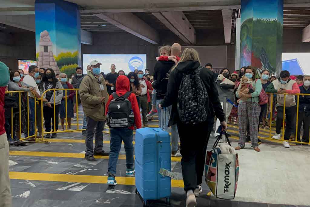 Pemerintah Guatemala pada Jumat, 11 Maret 2022 waktu setempat, menerima kedatangan dua keluarga pertama pengungsi Ukraina, sejak Rusia melakukan invasi terhadap negara tetangganya itu Februari lalu.