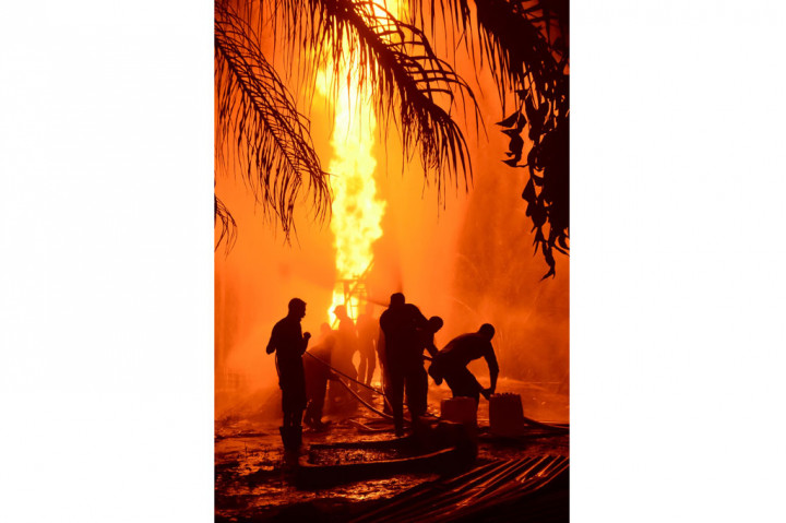 Kabid Humas Polda Aceh Kombes Winardy mengatakan ledakan disertai kebakaran sumur minyak tersebut terjadi Jumat malam sekitar pukul 23.10 WIB. 