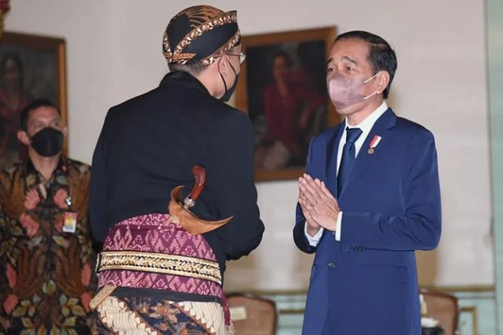 Pura Mangkunegaran menggelar Jumenengan atau upacara kenaikan takhta GPH Bhre Cakrahutomo Wira Sudjiwo sebagai KGPAA Mangkunagoro X.