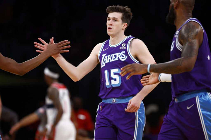 Pertunjukan James juga diwarnai kameo kontributif dari Malik Monk yang menceak 21 poin, Talen Horton-Tucker 15 poin, serta Austin Reaves 12 poin demi membawa Lakers kembali ke jalur kemenangan setelah dua kekalahan beruntun.