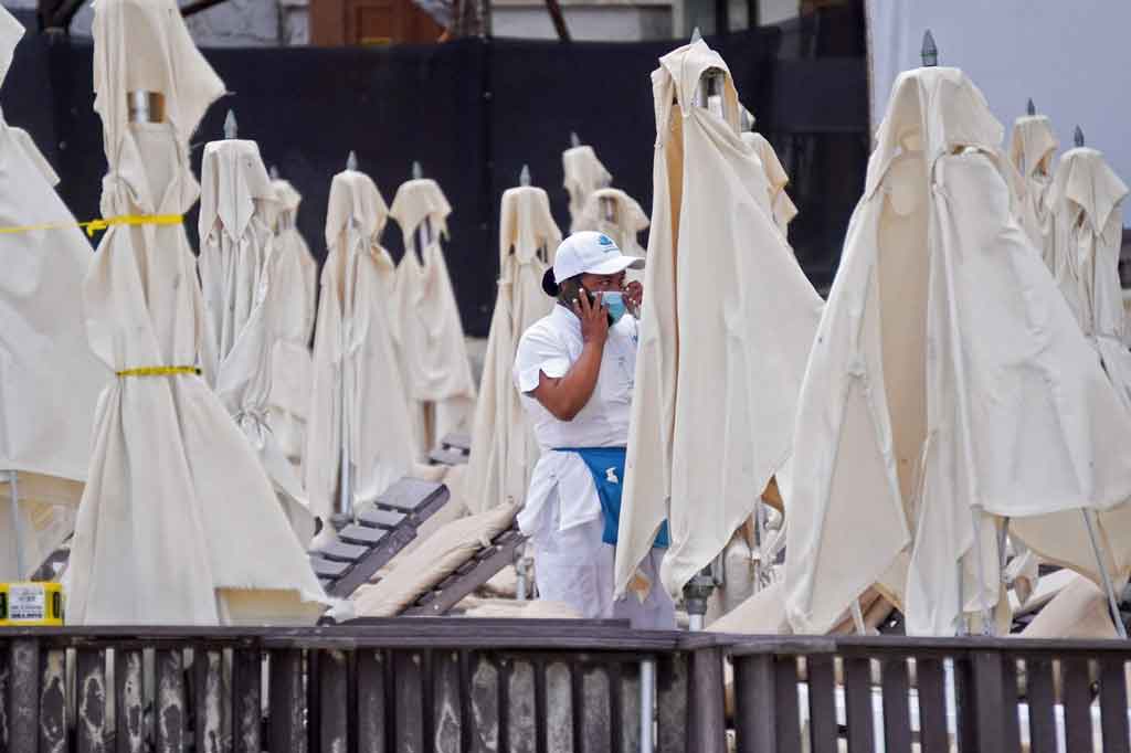 Ledakan yang disebabkan oleh dugaan kebocoran gas terjadi di sebuah restoran tepi pantai di resor Playa del Carmen di Karibia, Meksiko, Senin, 14 Maret 2022 waktu setempat.  Dua orang meninggal dunia dan 19 lainnya cedera akibat peristiwa tersebut. 