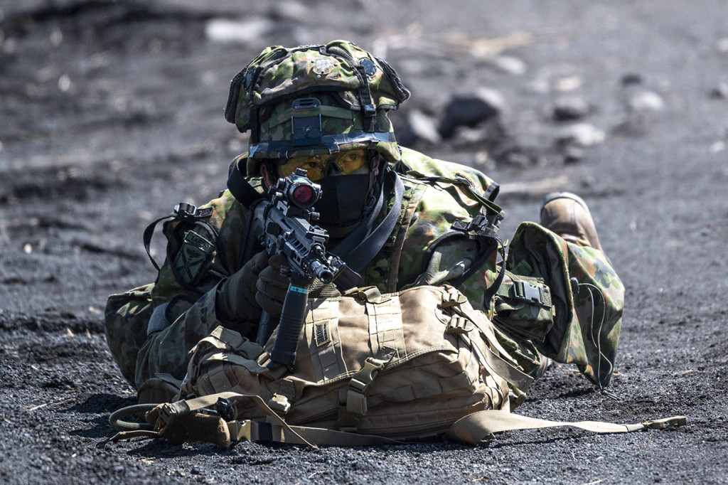 Latihan ini melibatkan 400 tentara Brigade Penempatan Cepat Amfibi Jepang (ARDB) dan 600 marinir AS. 