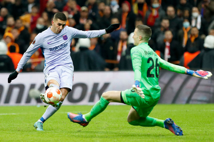 Barcelona terus menggempur lini belakang Galatasaray selepas gol kedua. Namun, rapatnya barisan pertahanan tim tuan rumah belum bisa lagi ditembus skuat Xavi Hernandez. Tidak ada gol lagi yang tercipta di sisa menit laga dan Barcelona memenangkan pertandingan dengan agregat 2-1.