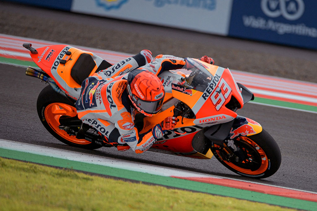 Sementara Marc Marquez menegaskan kecepatan Honda di peringkat tiga terpaut 0,079 detik dari rekan satu timnya itu.