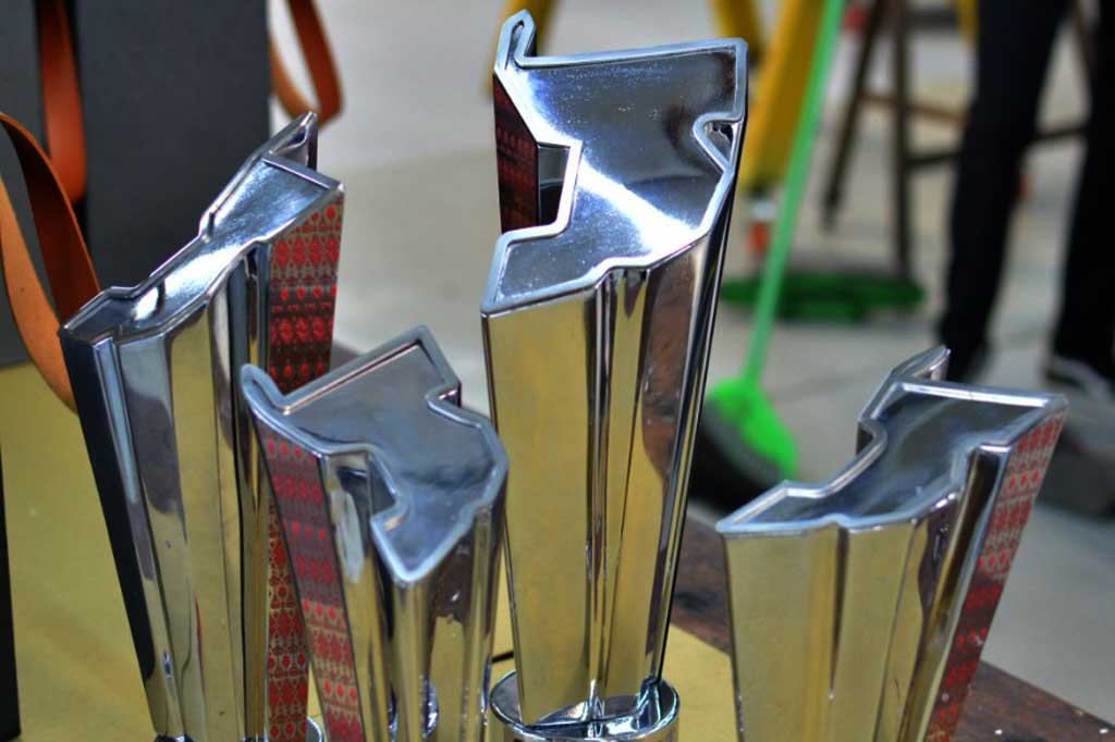 Trofi ini akan diberikan kepada juara 1, 2, dan 3 dari kelas Moto3, Moto2, dan MotoGP.