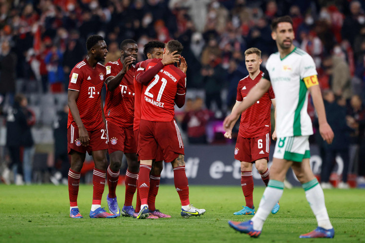 Kingsley Coman melepaskan tembakan jarak jauh melengkung yang bersarang telak di sudut kanan gawang Union Berlin.