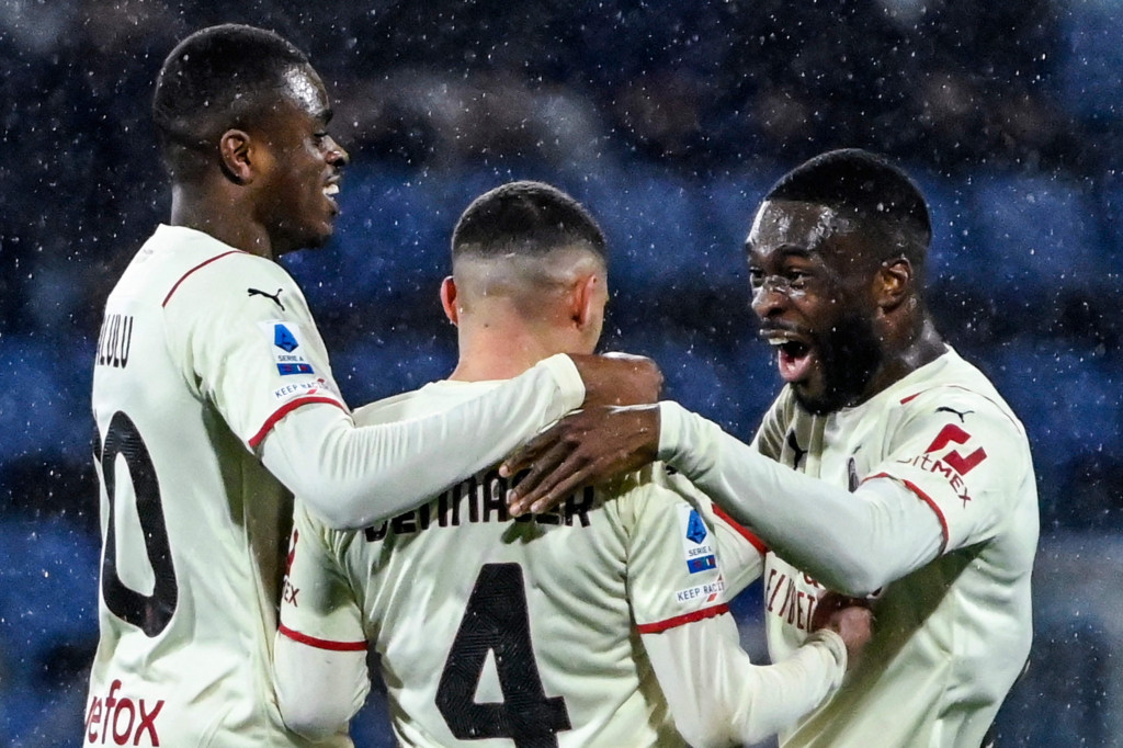 Tekanan pasukan Stefano Pioli akhirnya membuahkan hasil pada menit ke-59. Ismael Bennacer mencetak gol indah lewat sepakan voli di depan gawang Cagliari.