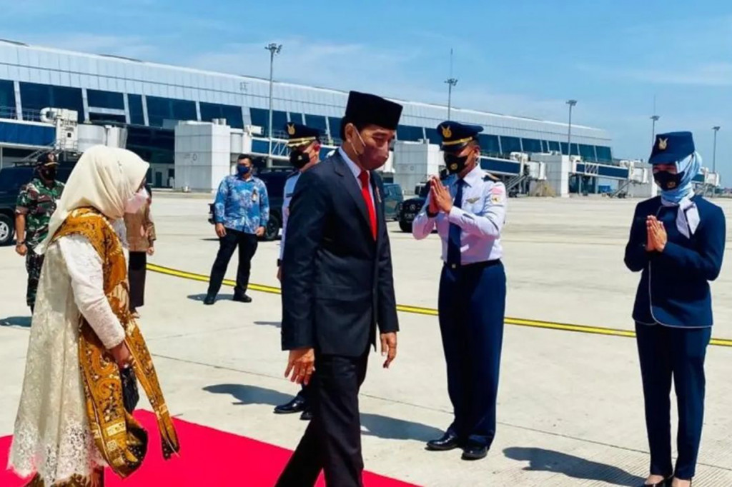 Presiden Joko Widodo beserta Ibu Iriana Joko Widodo bertolak menuju Provinsi Nusa Tenggara Barat (NTB) dalam rangka kunjungan kerja, Minggu, 20 Maret 2022.