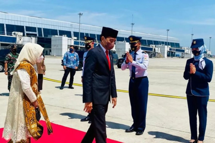 Presiden Joko Widodo beserta Ibu Iriana Joko Widodo bertolak menuju Provinsi Nusa Tenggara Barat (NTB) dalam rangka kunjungan kerja, Minggu, 20 Maret 2022.