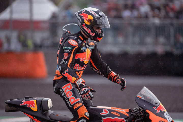 Oliveira menjadi yang tercepat dalam 20 lap dengan catatan waktu 33 menit 27,223 detik. Jumlah lap dipangkas karena race ditunda akibat hujan deras.