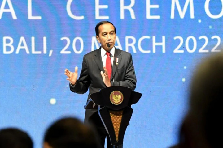 Dalam kesempatan tersebut, Presiden Jokowi menyampaikan tindakan nyata dalam menjalankan transisi energi merupakan kunci bagi dunia untuk mengatasi persoalan perubahan iklim. 