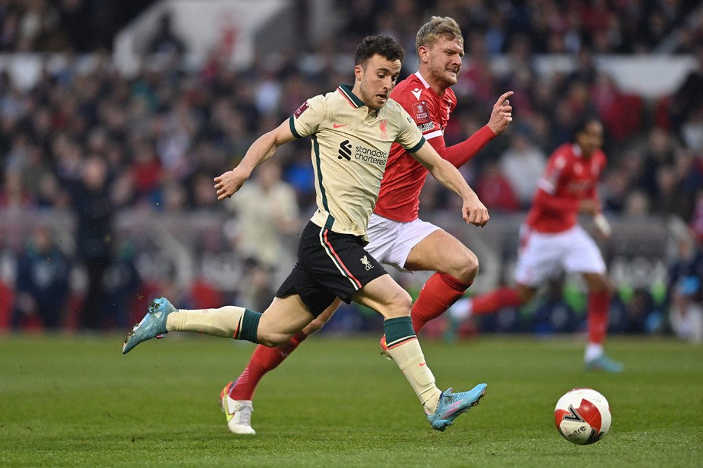 Liverpool yang tampil dominan harus menunggu hingga menit ke-79 untuk memecah kebuntuan. Diogo Jota muncul sebagai pahlawan kemenangan The Reds berkat gol tunggalnya ke gawang Nottingham Forest.