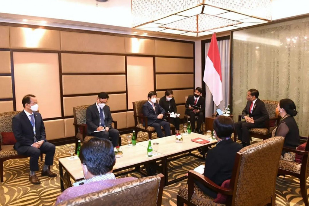 Dalam kesempatan tersebut, Presiden Jokowi mengatakan, Indonesia siap memperkuat kerja sama yang sudah terjalin baik dengan Korea Selatan (Korsel).
