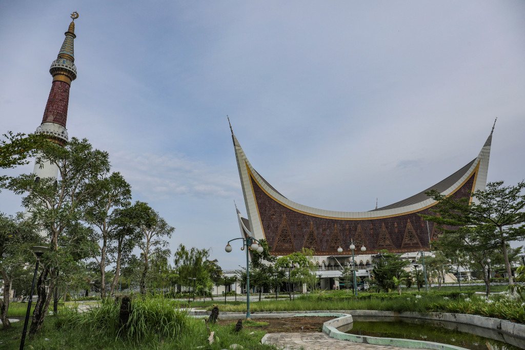 Masjid ini merupakan satu dari tujuh masjid yang mendapat penghargaan dari Abdullatif Alfozan Award for Mosque Architecture sesi tiga dengan tema 'Arsitektur Masjid di Abad 21'.