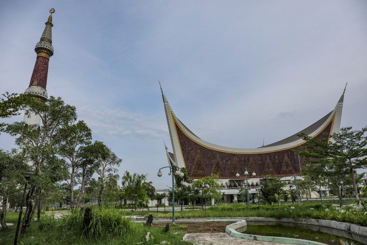 Masjid ini merupakan satu dari tujuh masjid yang mendapat penghargaan dari Abdullatif Alfozan Award for Mosque Architecture sesi tiga dengan tema 'Arsitektur Masjid di Abad 21'.
