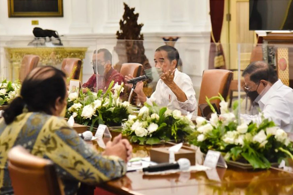 Presiden Joko Widodo memimpin rapat terbatas mengenai persiapan ASEAN Para Games 2022, di Itana Merdeka, Jakarta, Selasa, 22 Maret 2022.