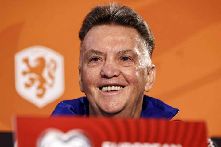 Seorang juru bicara mengatakan kepada kantor berita Belanda ANP bahwa Van Gaal mengalami pilek dan terus menunjukkan gejala.