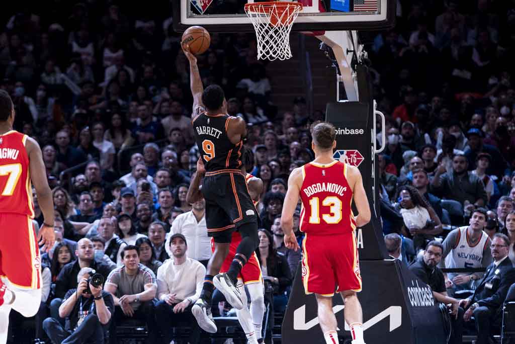 RJ Barrett mengumpulkan 30 poin dan 13 rebound dan Alec Burks menambah 21 poin untuk Knicks, yang harus menelan kekalahan untuk kedelapan kali dalam sembilan laga terakhir.