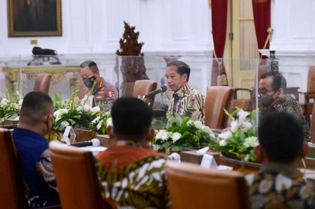 Presiden Joko Widodo beraudiensi dengan 12 organisasi mahasiswa yang tergabung dalam Kelompok Cipayung Plus di Istana Merdeka, Jakarta, Rabu, 23 Maret 2022.