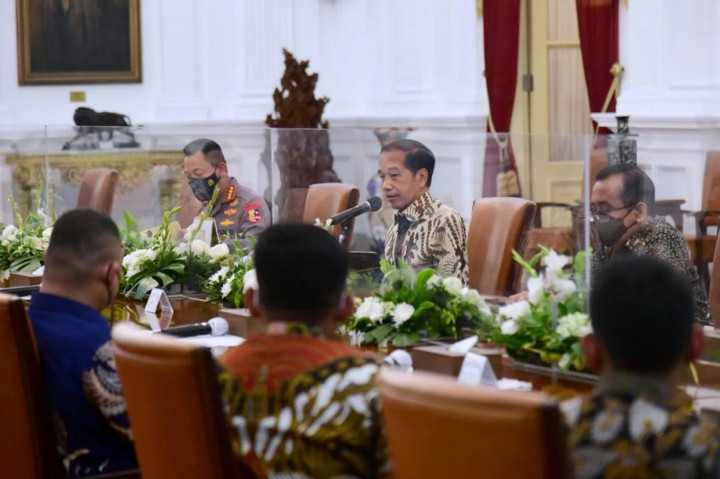 Presiden Joko Widodo beraudiensi dengan 12 organisasi mahasiswa yang tergabung dalam Kelompok Cipayung Plus di Istana Merdeka, Jakarta, Rabu, 23 Maret 2022.