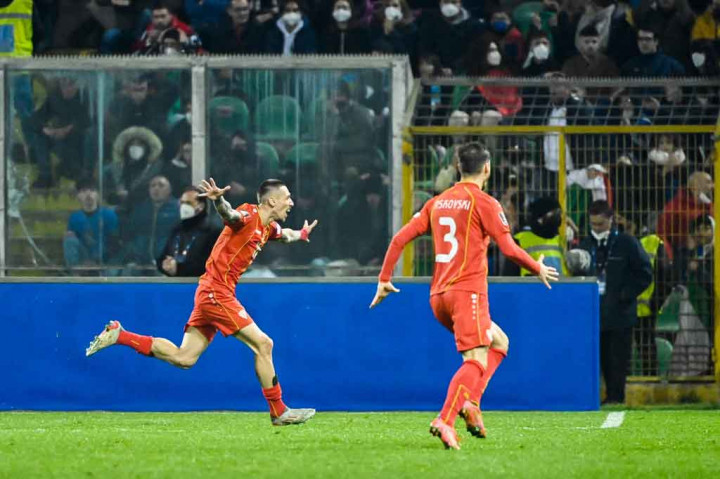 Sebelumnya, tim tamu berhasil mencetak gol secara dramatis berkat tendangan Aleksandar Trajkovski beberapa menit sebelum laga usai.