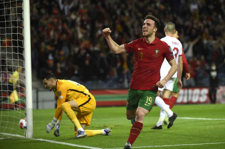 Gol ini memicu semangat bagi Ronaldo c.s untuk menambah keunggulan. Mereka akhirnya mampu menambah keunggulan pada menit ke-42. Umpan silang Otavio disambut Jota dengan sundulan sempurna di tiang jauh. Skor 2-0 bertahan hingga jeda.