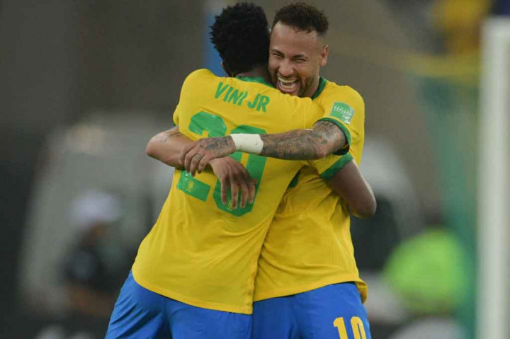 Tim Samba menggandakan keunggulan pada injury time babak pertama. Vinicius Junior berhasil menaklukkan Bravo lewat sepakan mendatarnya ke sisi kiri setelah menerima umpan terobosan Antony. Skor 2-0 menutup babak pertama.