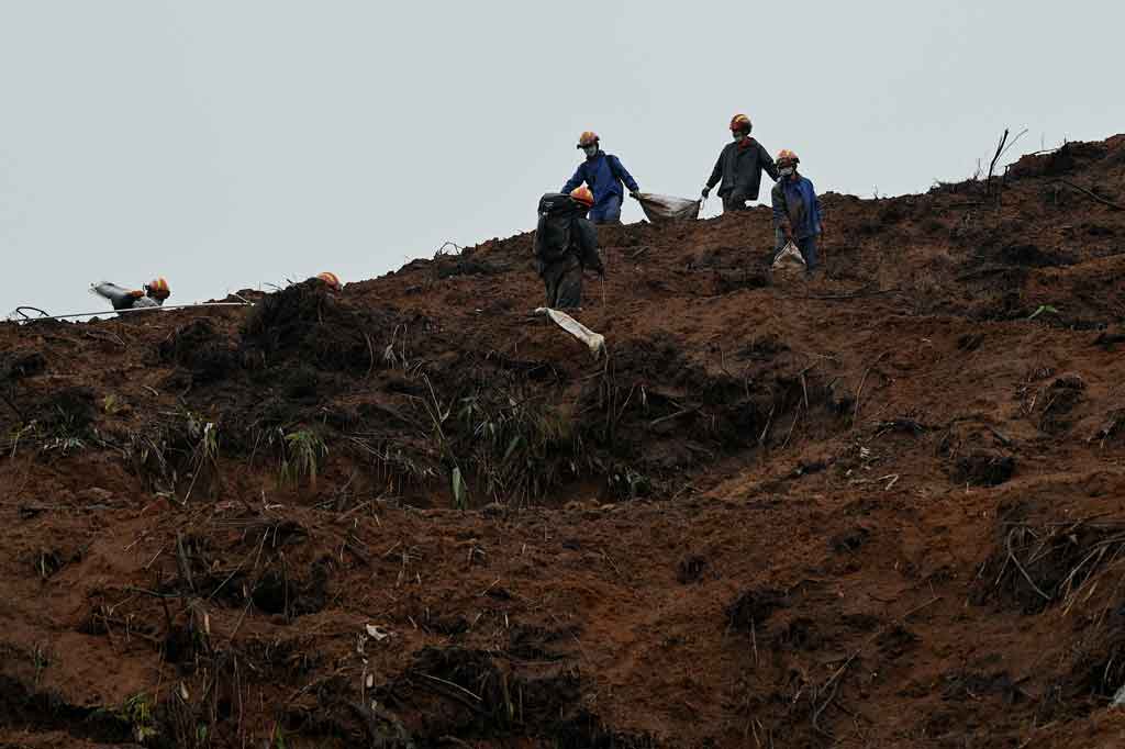 Salah satu kotak hitam pesawat tersebut berhasil ditemukan, Rabu, 23 Maret 2022, namun dalam kondisi rusak parah. Tim teknis kini berupaya menyelamatkan data yang ada di dalam kotak hitam tersebut.