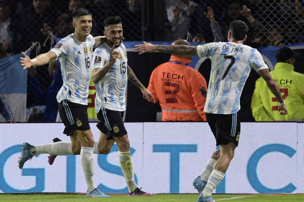 Argentina akhirnya bisa menjebol gawang Venezuela. Nicolas Gonzalez berhasil menceploskan bola di depan gawang setelah meneruskan umpan Rodrigo De Paul. Skor 1-0 untuk tuan rumah.
