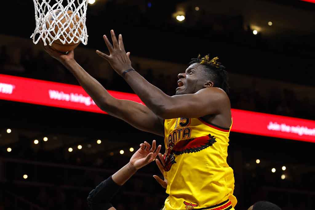 Kevin Huerter menambahkan 20 poin, Clint Capela memperoleh dwiganda 19 poin dan 13 rebound, sementara De'Andre Hunter melengkapi dengan 11 poin bagi Hawks yang pekan ini meraih dua kemenangan dari tiga gimnya.